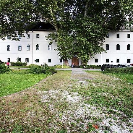 Historicky Putnicky Dom Hotell Marianka Exteriör bild
