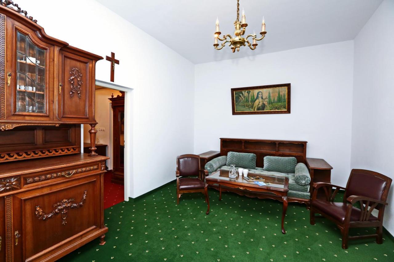 Historicky Putnicky Dom Hotell Marianka Exteriör bild
