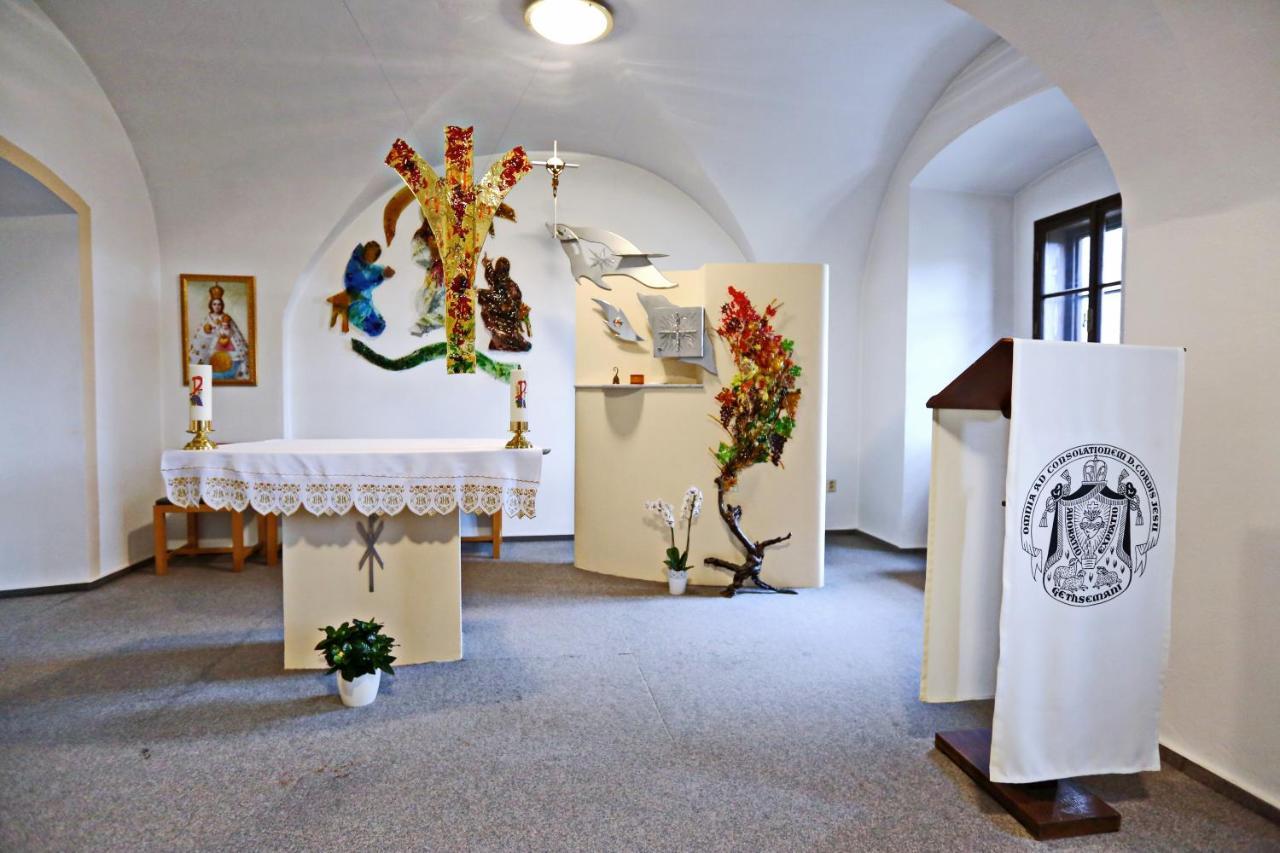Historicky Putnicky Dom Hotell Marianka Exteriör bild